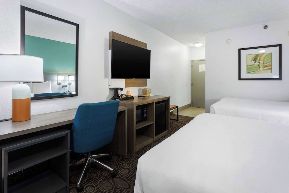 Comfort Inn Chandler Phoenix South I 10 - photo 11