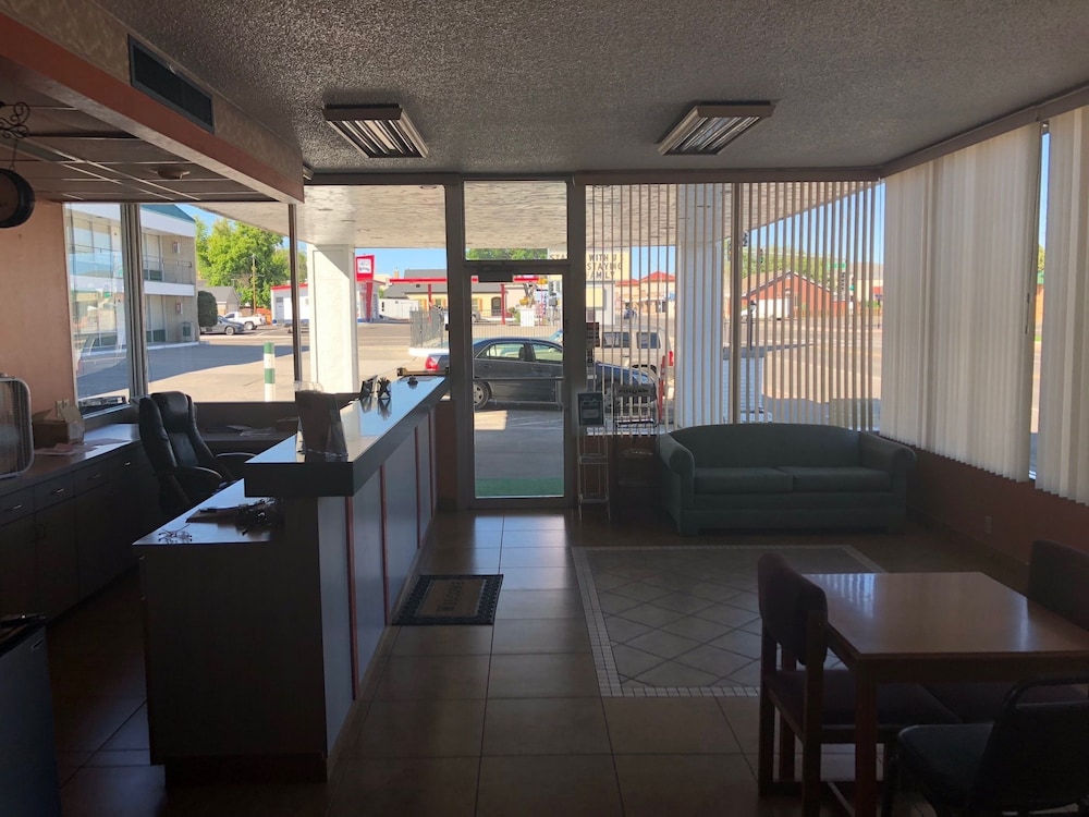 Econo Lodge Elko Downtown Area — Elko