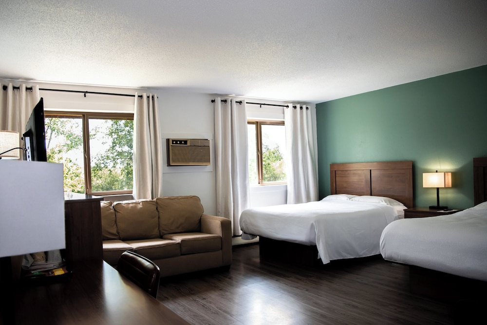 River Bend's Walleye Inn - photo 13