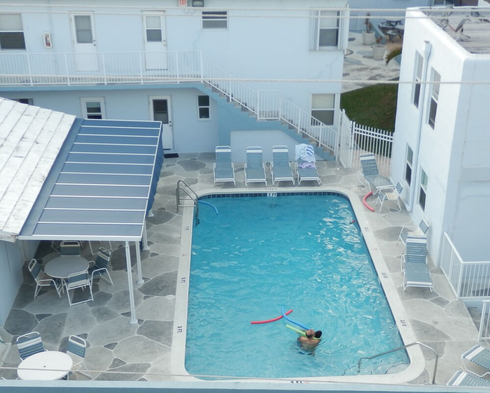 Windwood Beachside 303 on Hollywood Beach 3 2 for 8 Pool - photo 17