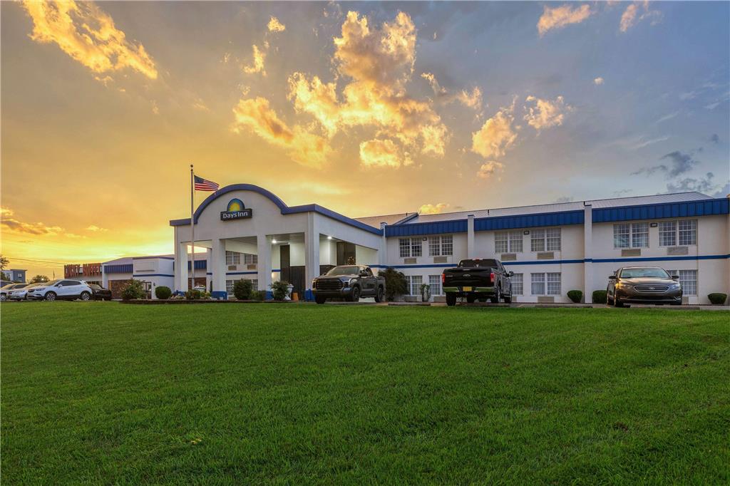 Days Inn by Wyndham Madisonville - photo 6