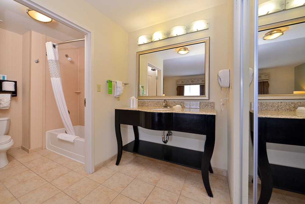 Hampton Inn Pecos - photo 22