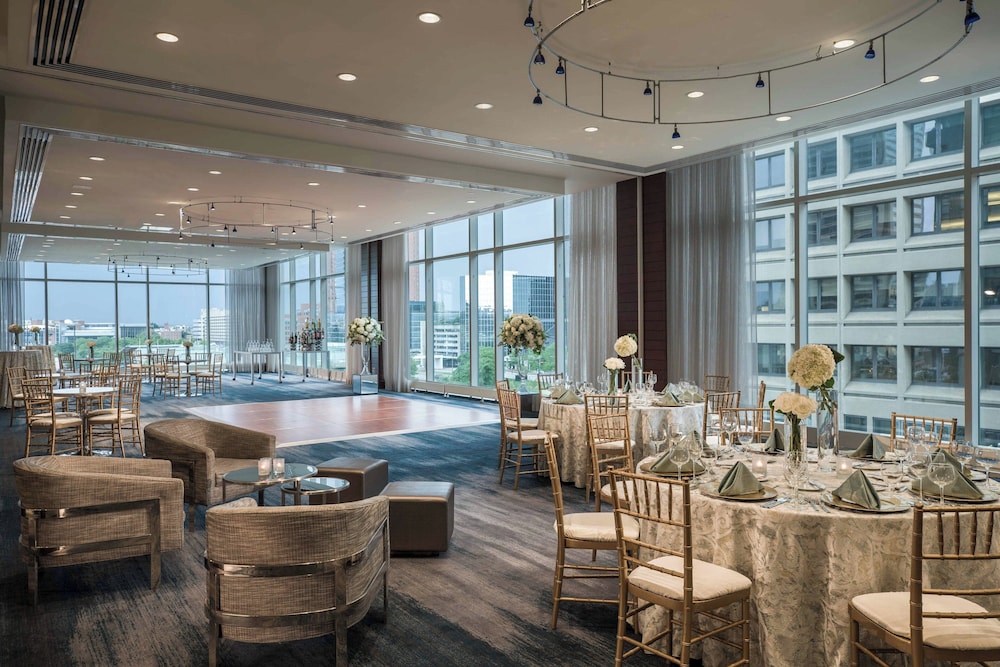 Renaissance Baltimore Harborplace Hotel - photo 4