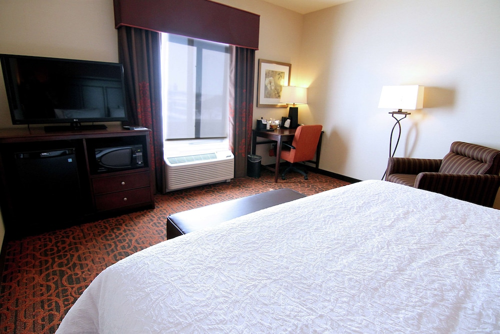 Hampton Inn & Suites Grand Forks - photo 6