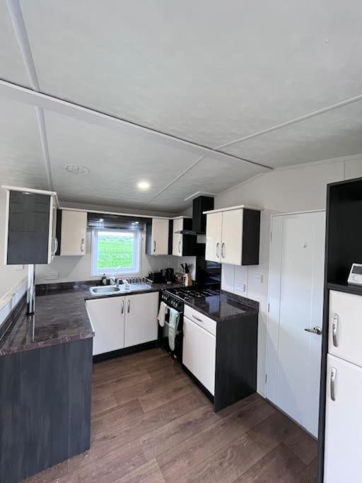 Cosy family farm static caravan in Dalton In Furness, United Kingdom
