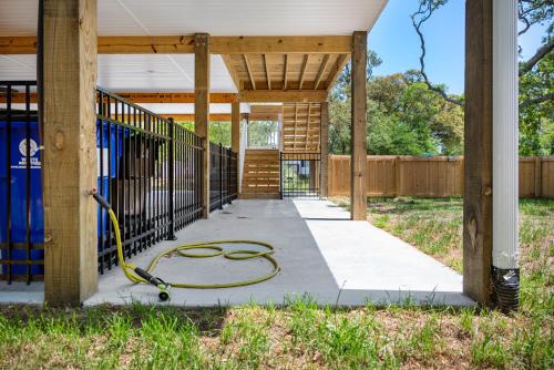 Pawsitively Paradise by Oak Island Accommodations - photo 32