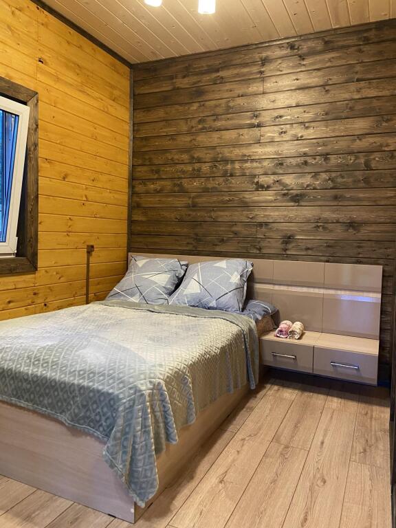 Manor on Shkolnaya Street - carbon neutral hotel in Chemal