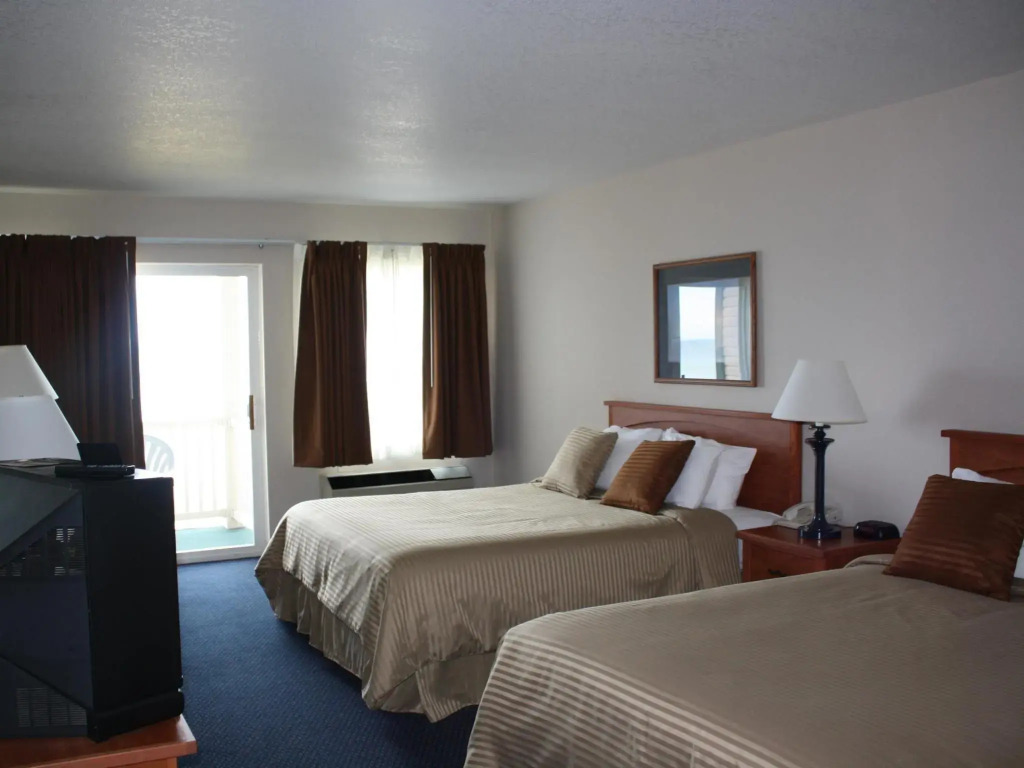 Magnuson Grand Lakefront - photo 6