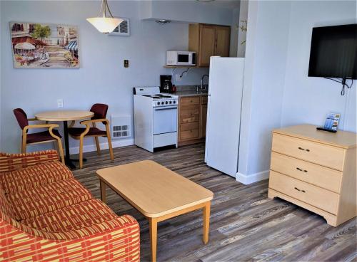 Johns Pass Beach Motel - photo 38
