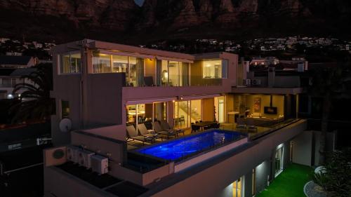 26OnFirst UPS Sea Views and Personalised Services — 5-Star Luxury Hotel in Cape Town, South Africa