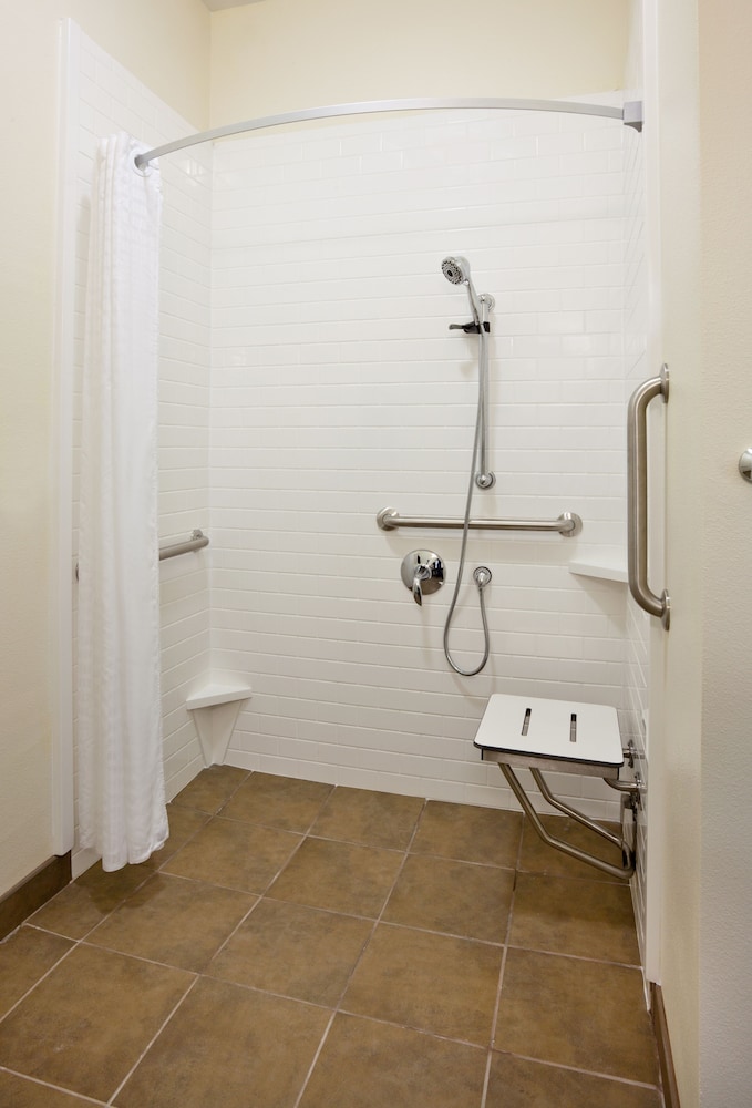 Candlewood Suites Dickinson ND by IHG - photo 17