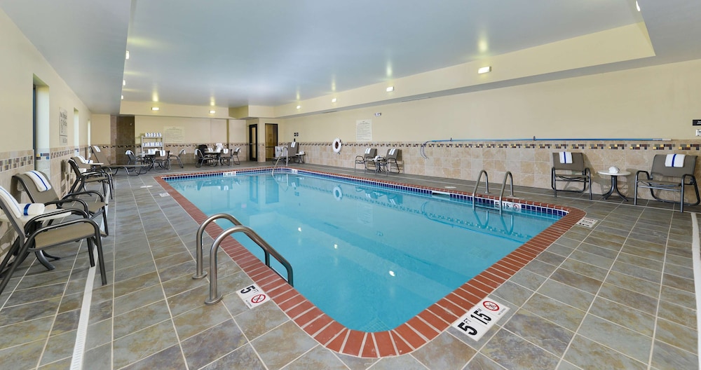 Hampton Inn Clinton IA - photo 40