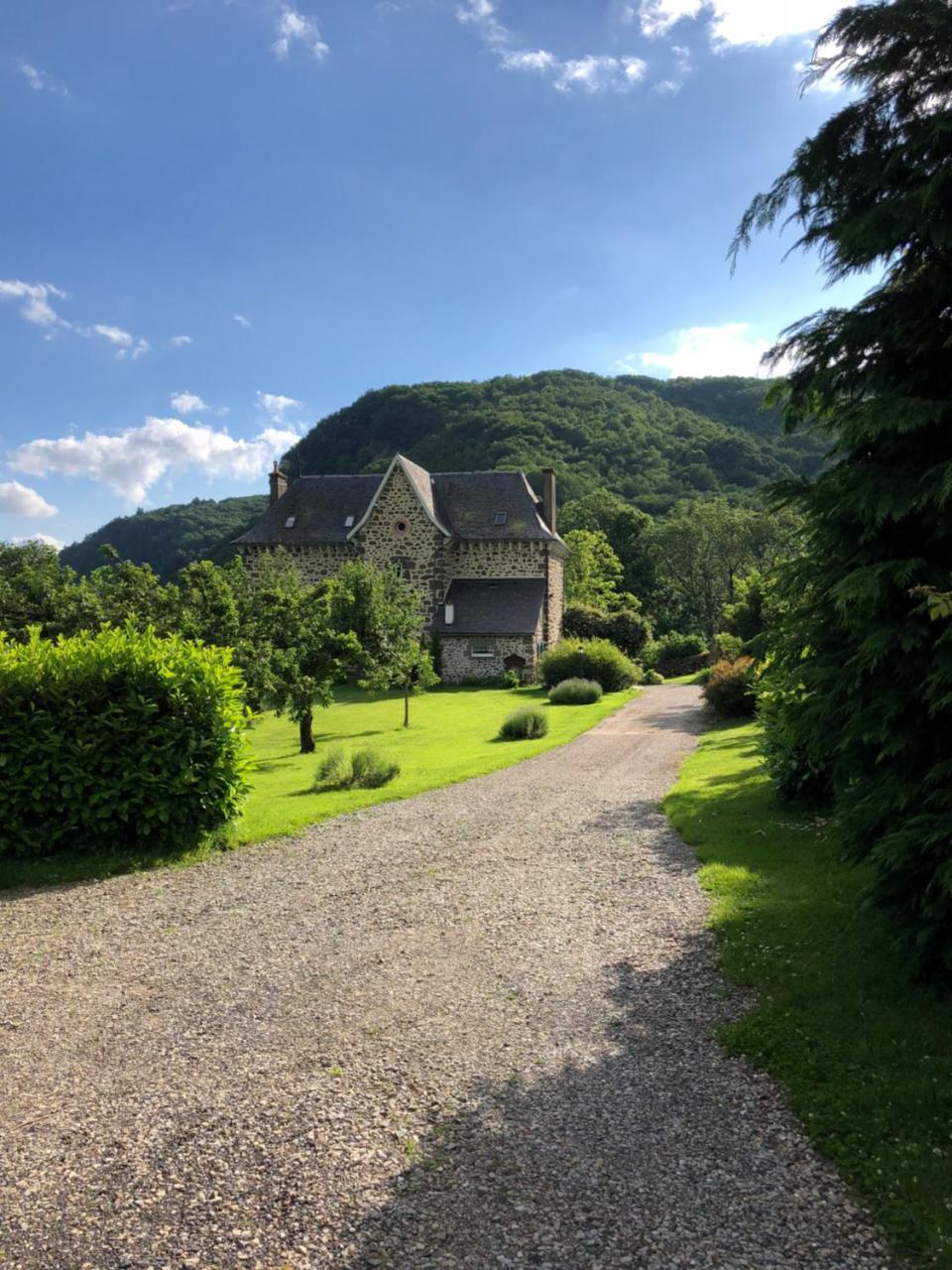 Le Figarelou in Vic-Sur-Cere, France