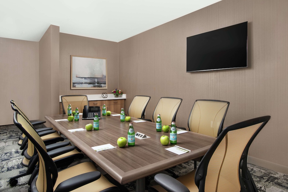 Home2 Suites by Hilton Long Island Brookhaven - photo 27