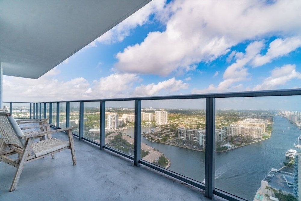 Hyde Beach House Luxury Condo resort 2 Bedroom Condo by RedAwning - photo 27