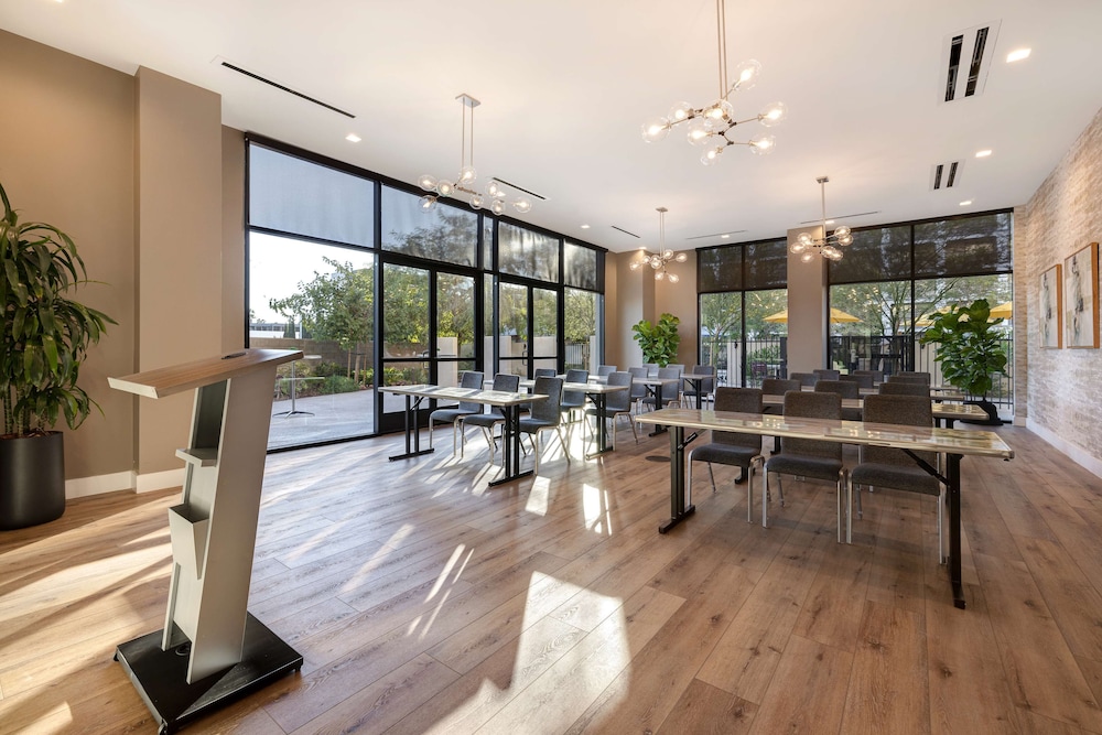 Home2Suites by Hilton Anaheim Resort - photo 51