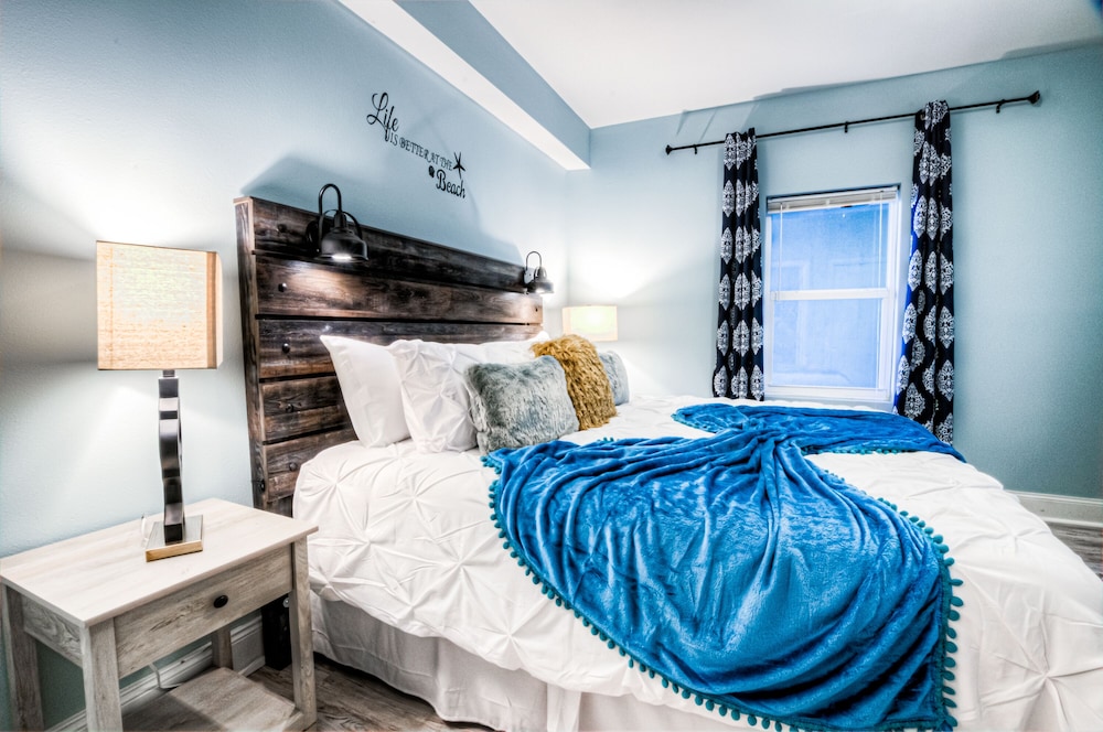 Laketown Wharf Resort by Aneliya's Rentals - photo 271