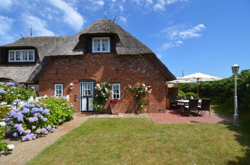 Friesenhaus Kaeptn Hahn Hausteil 02 — hotel in Westerland