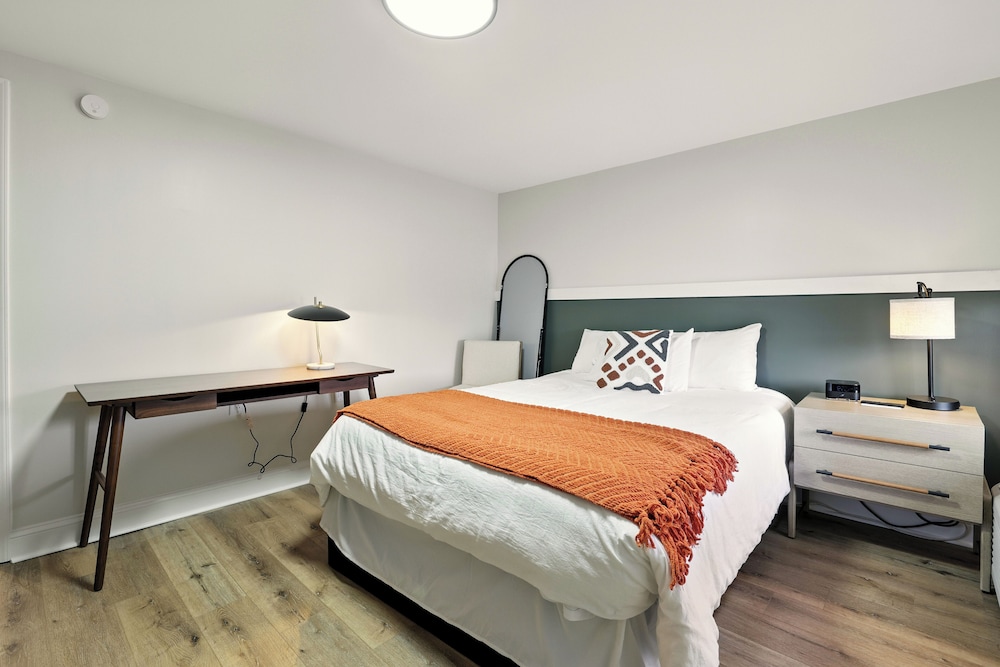 Hillside Motel LLC - photo 28