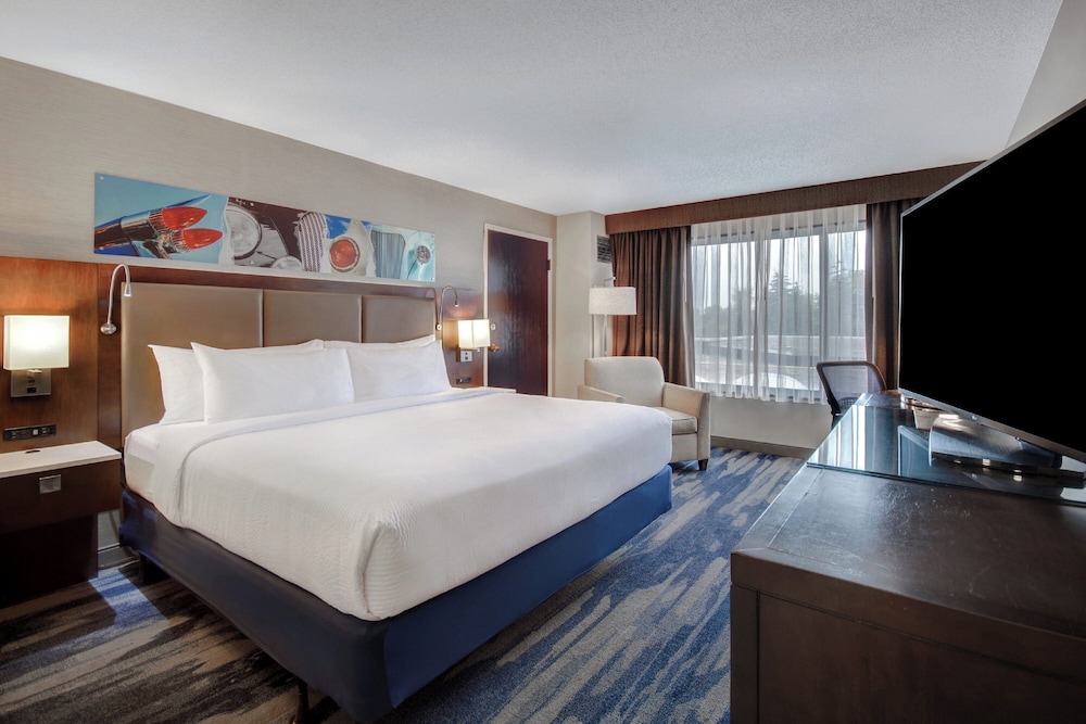 Crowne Plaza Auburn Hills by IHG - photo 28