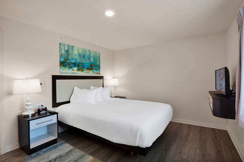 WaterWalk Extended Stay by Wyndham Charlotte Arrowood - photo 51