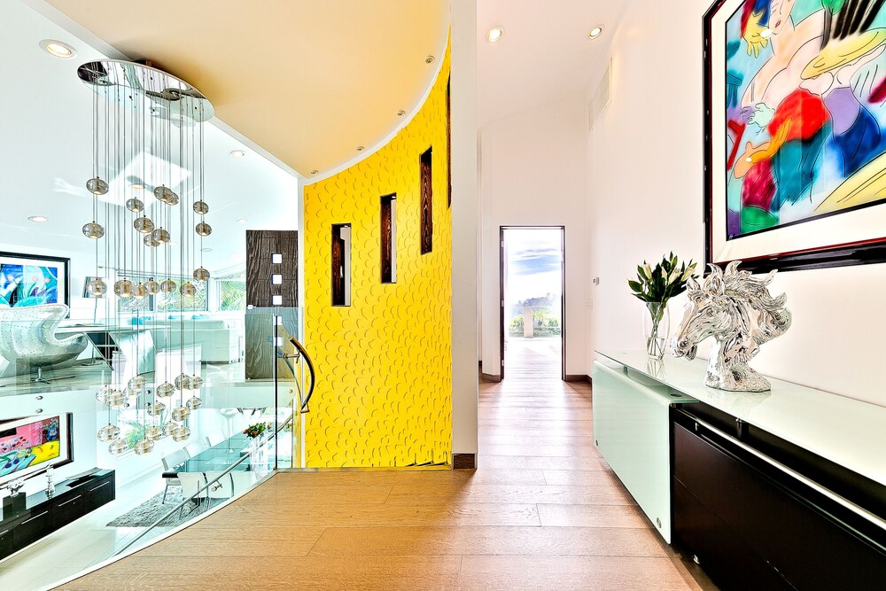Hollywood Estate With Stunning Views - photo 51