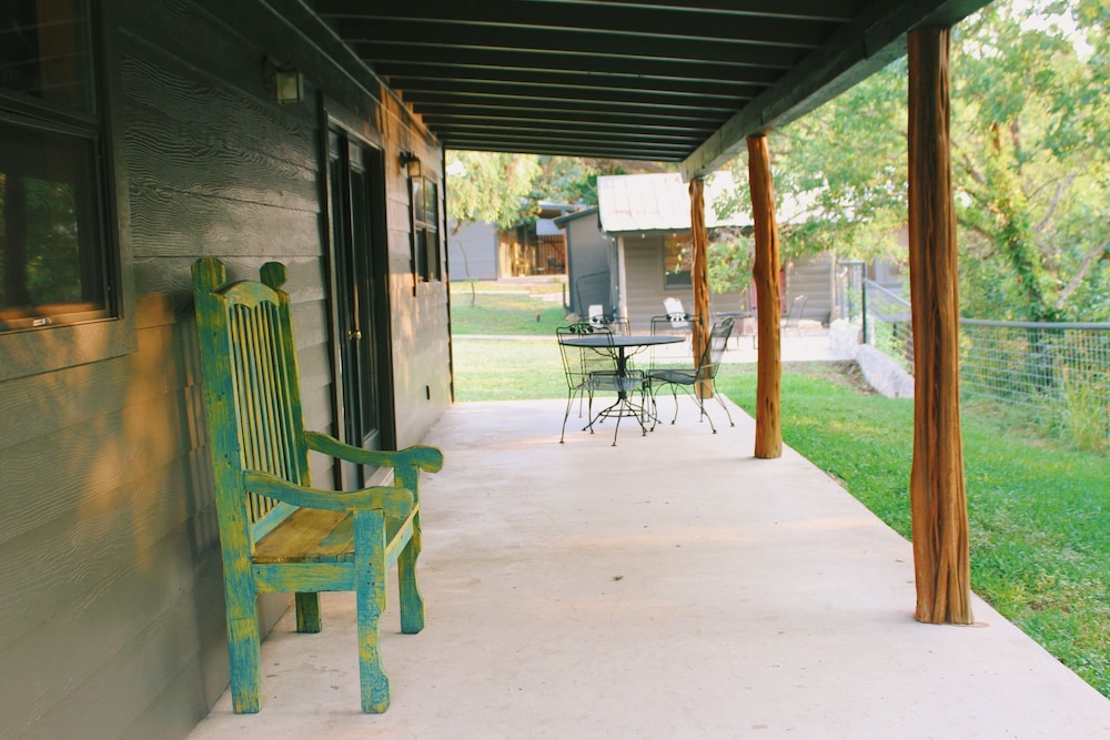 The Springs Retreat. — hotel in Leakey
