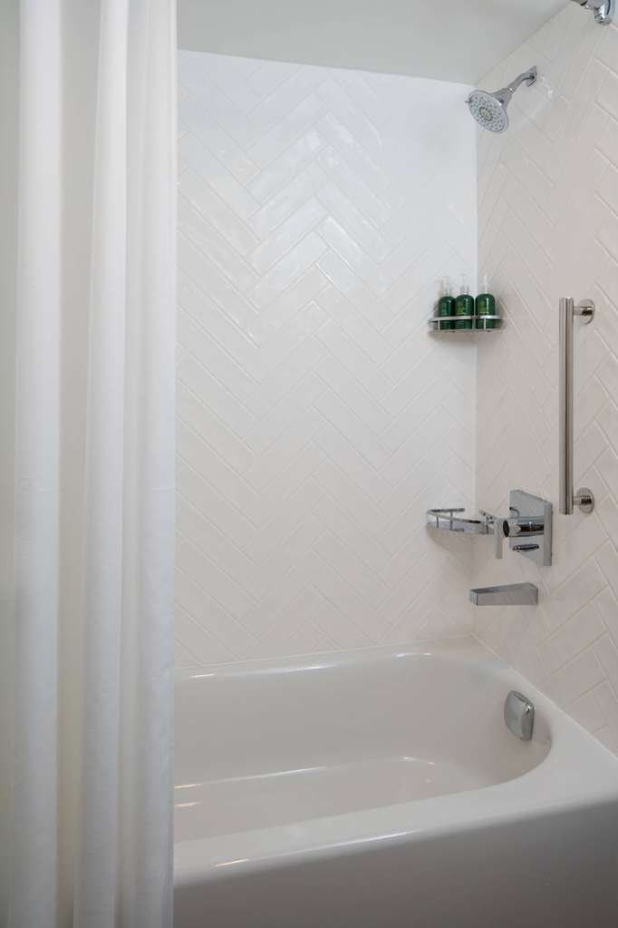 Sonesta Simply Suites Falls Church - photo 13