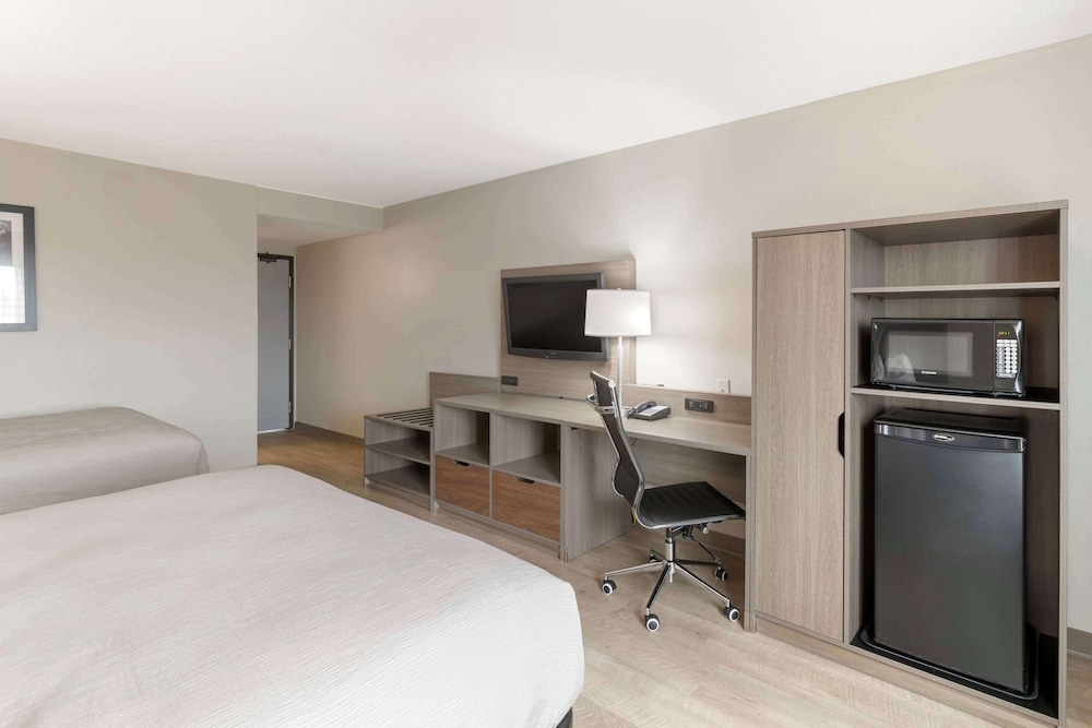 Quality Inn Newton at I 80 - photo 29