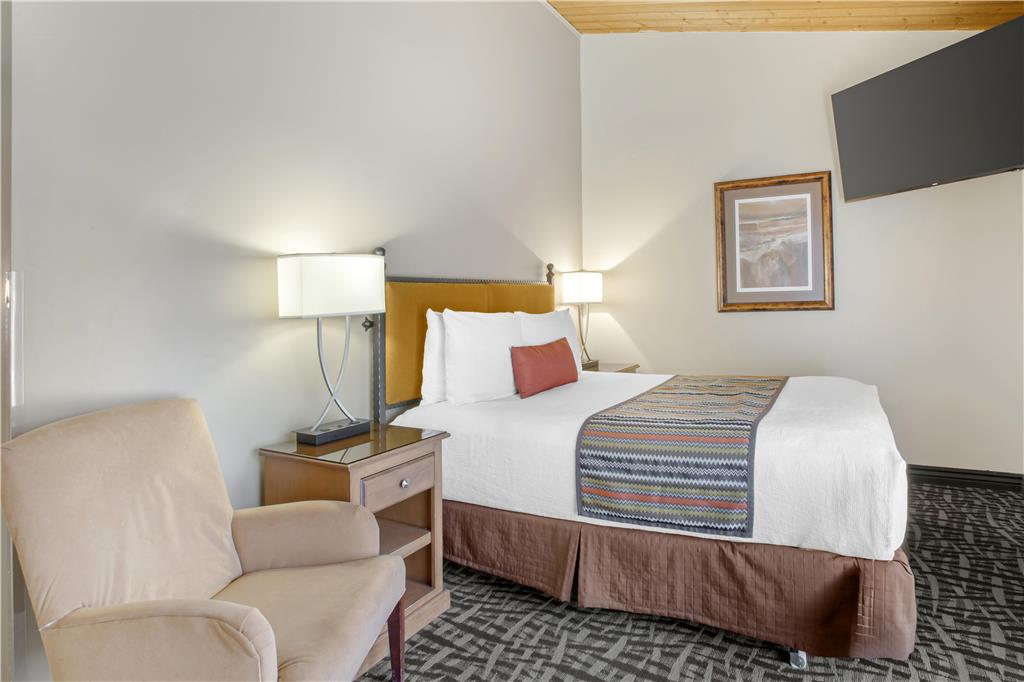 Best Western Plus Arroyo Roble Hotel & Creekside Villas - photo 40