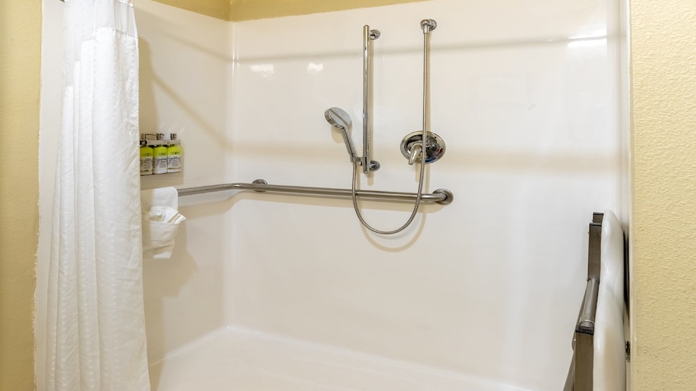 Holiday Inn Express & Suites Houston South near Pearland by IHG - photo 19