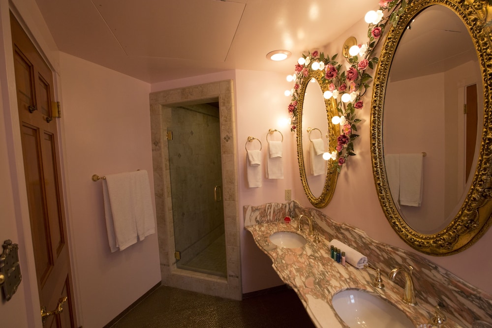 Madonna Inn - photo 214