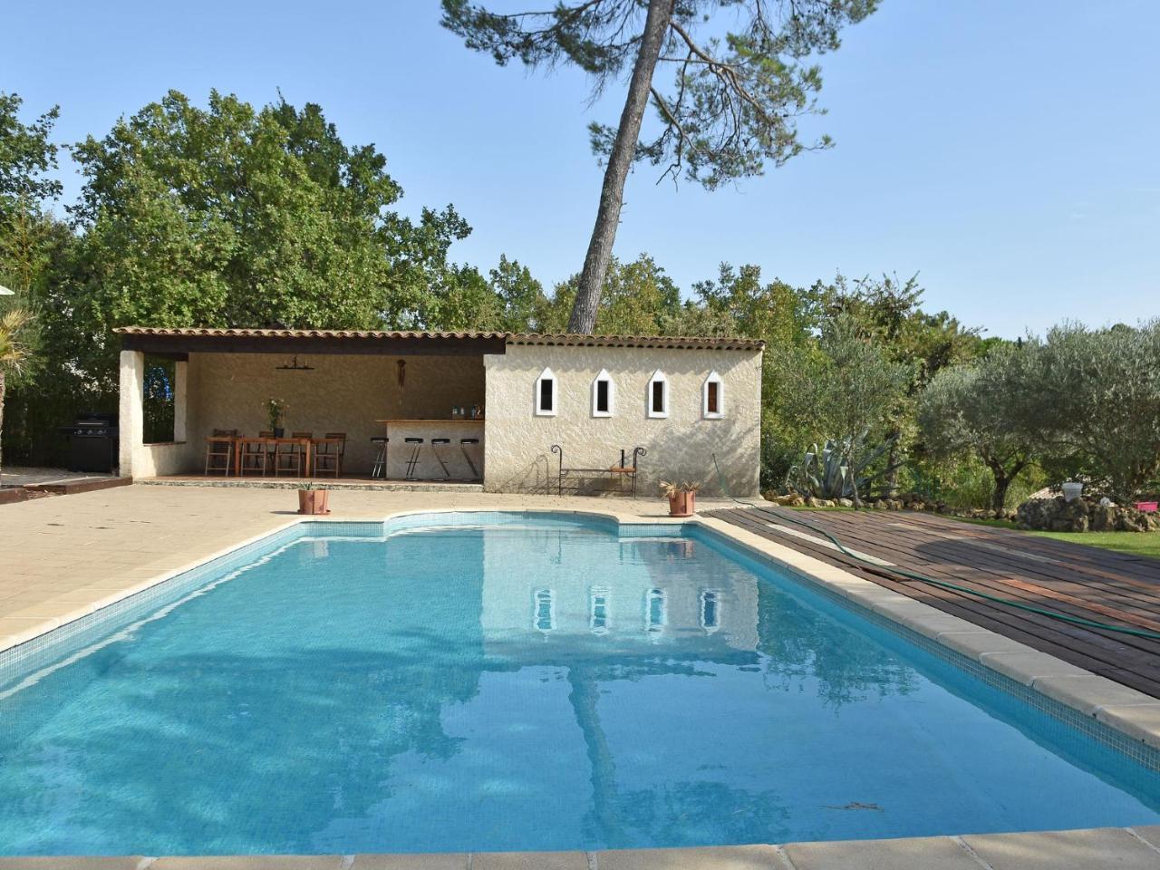Beautiful Modernly Decorated Provençal House Only 30 Kilometres From Cannes — 4-Star Luxury Hotel in Bagnols-En-Foret, France