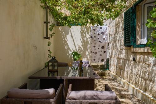 Just a step to the Old city gates