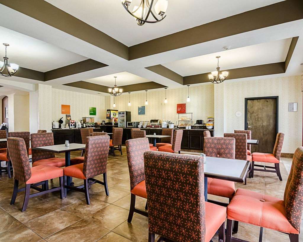 Comfort Inn & Suites Lawrence University Area - photo 33