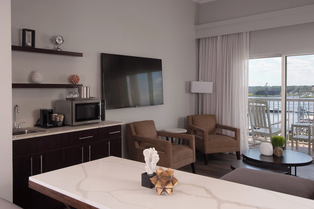 Courtyard Charleston Waterfront by Marriott - photo 17