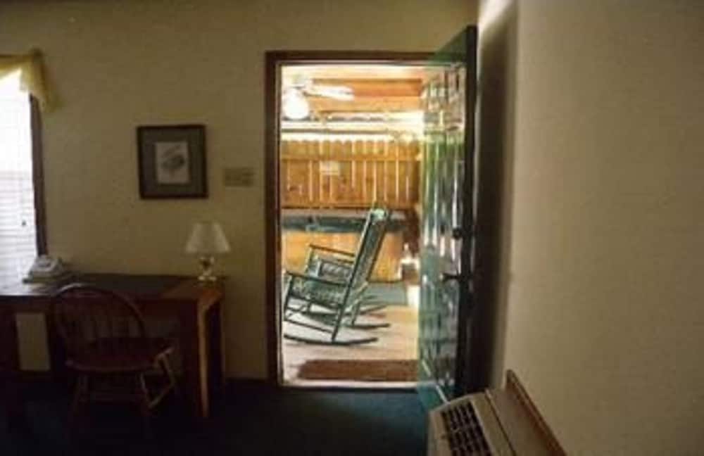 Pine Creek Country Inn - photo 10