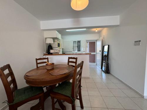 Beautiful 1 bd Ap near the beach historic places