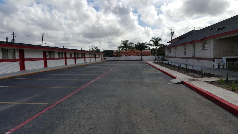 Luxury Inn & RV Park - photo 34