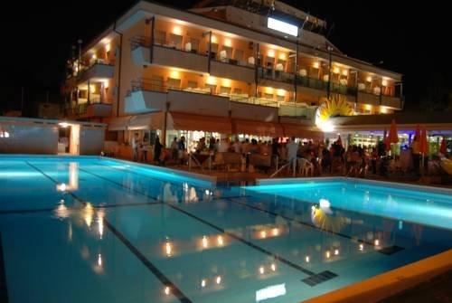 Family Hotel Serenissima Village — carbon neutral stay, Cesenatico