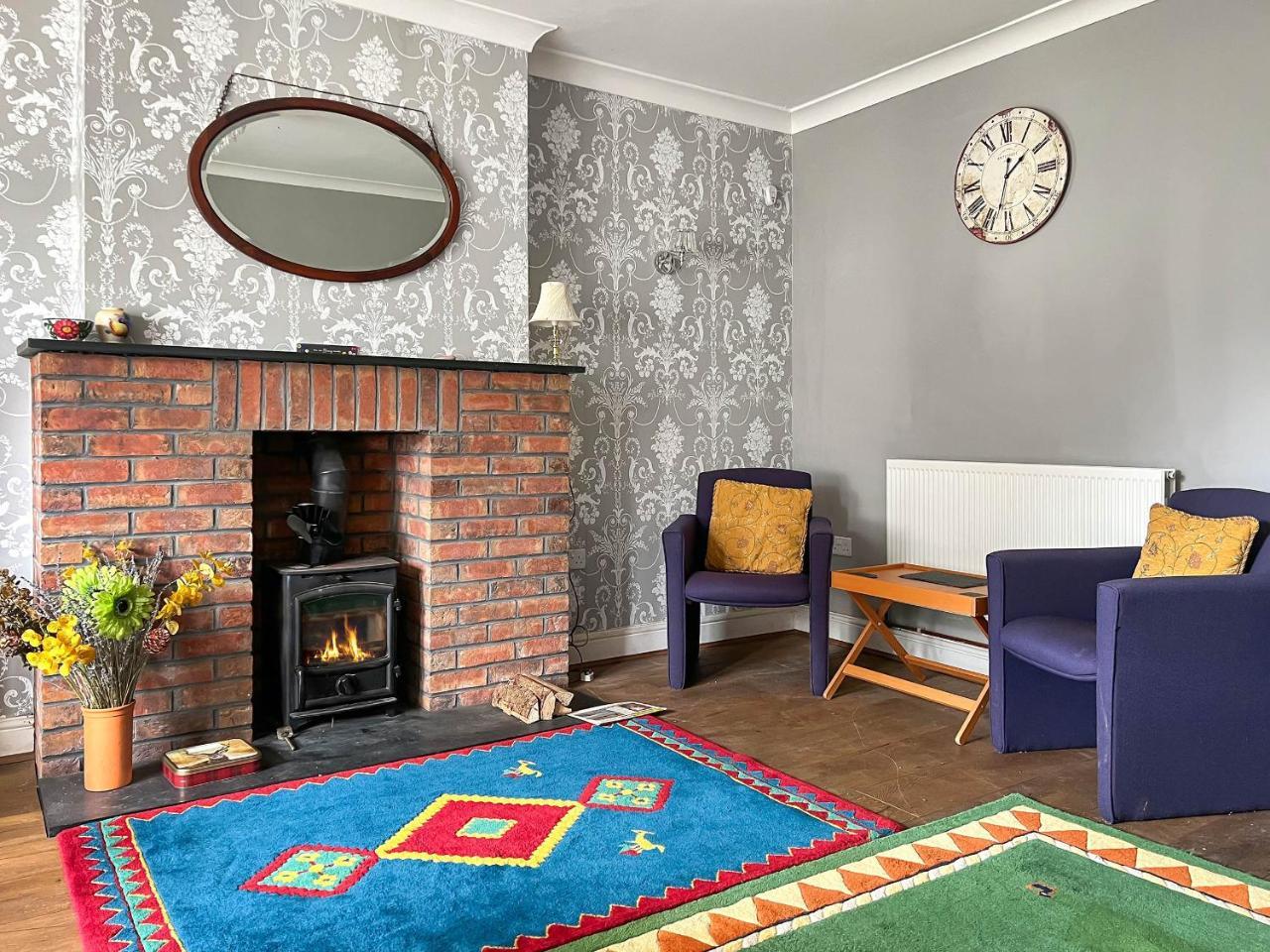 Kent House — 4-Star Luxury Hotel in Carmarthen, United Kingdom