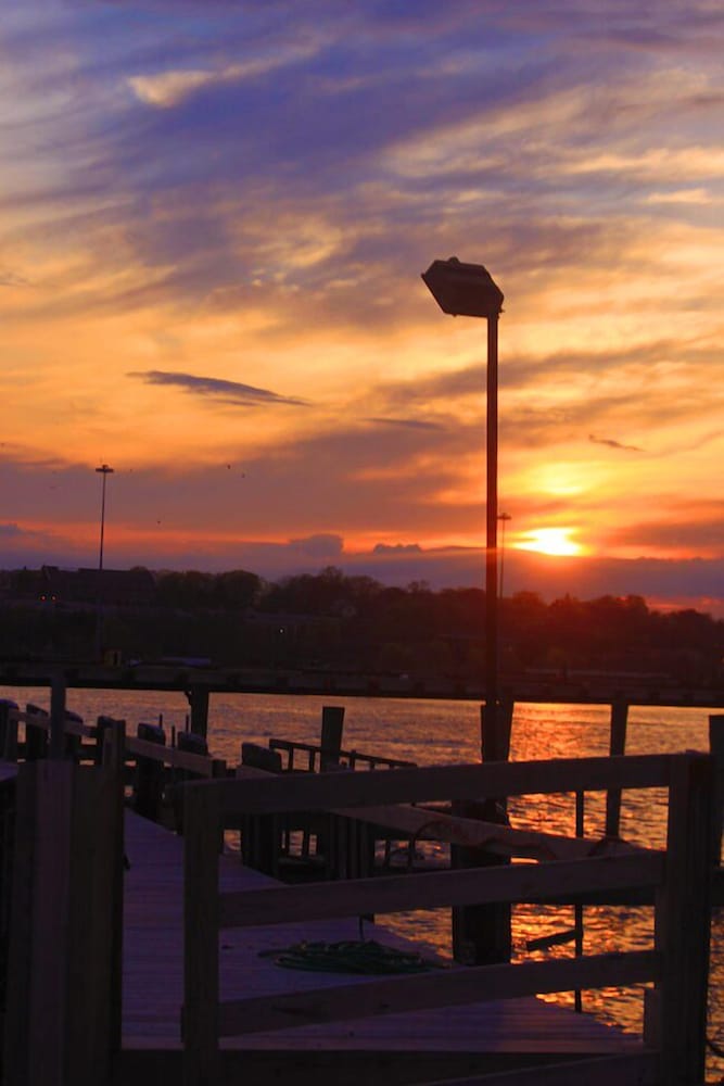 Thames Inn & Marina - photo 11