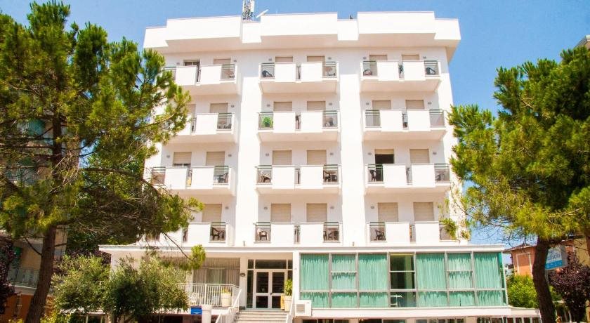 Hotel Raffaello — Cesenatico