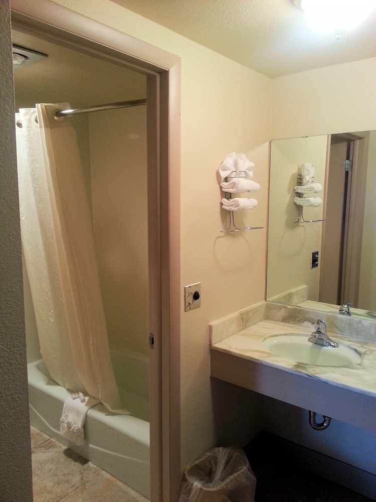 The Greenwell Inn - photo 27
