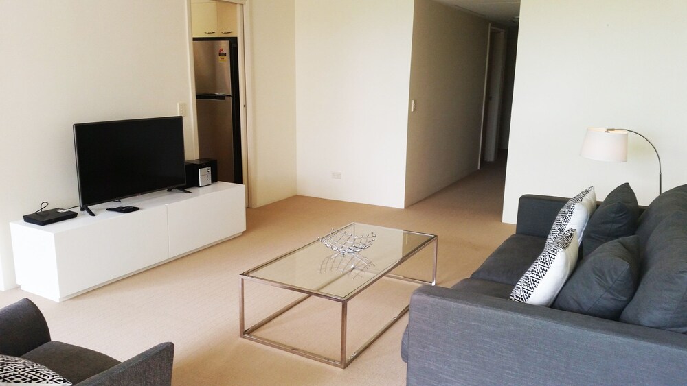 Wyndel Apartments Shoremark — 4-Star Luxury Hotel in St Leonards, Australia