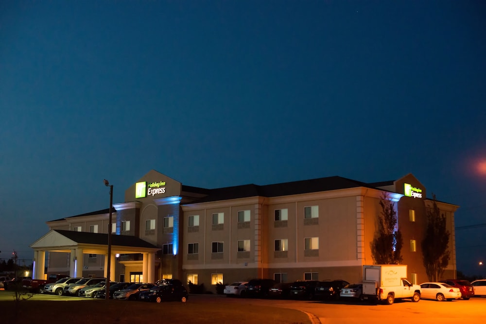 Holiday Inn Express Devils Lake by IHG - photo 45