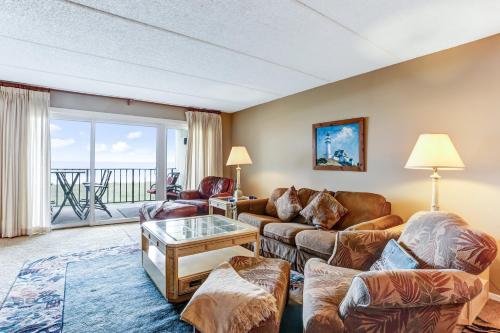 Fresh Oceanfront Condo — 4-Star Luxury Hotel in Fernandina Beach, United States
