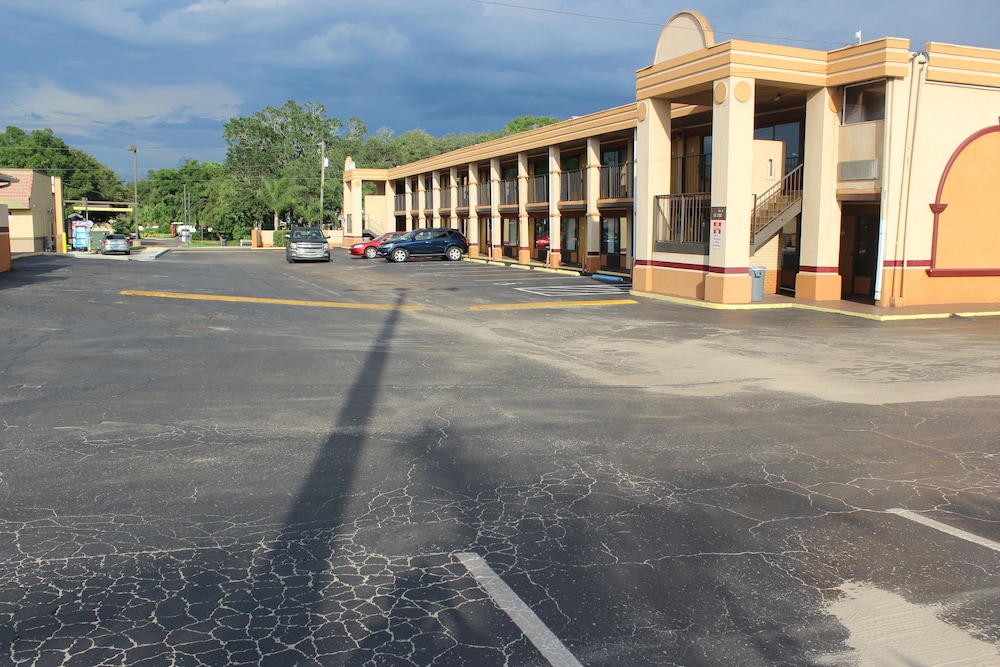 Tampa Inn Near Busch Gardens - photo 30