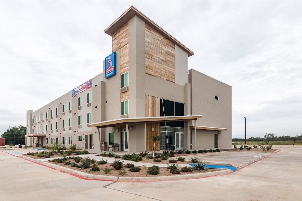 Days Inn & Suites by Wyndham Colorado City I 20 - photo 30