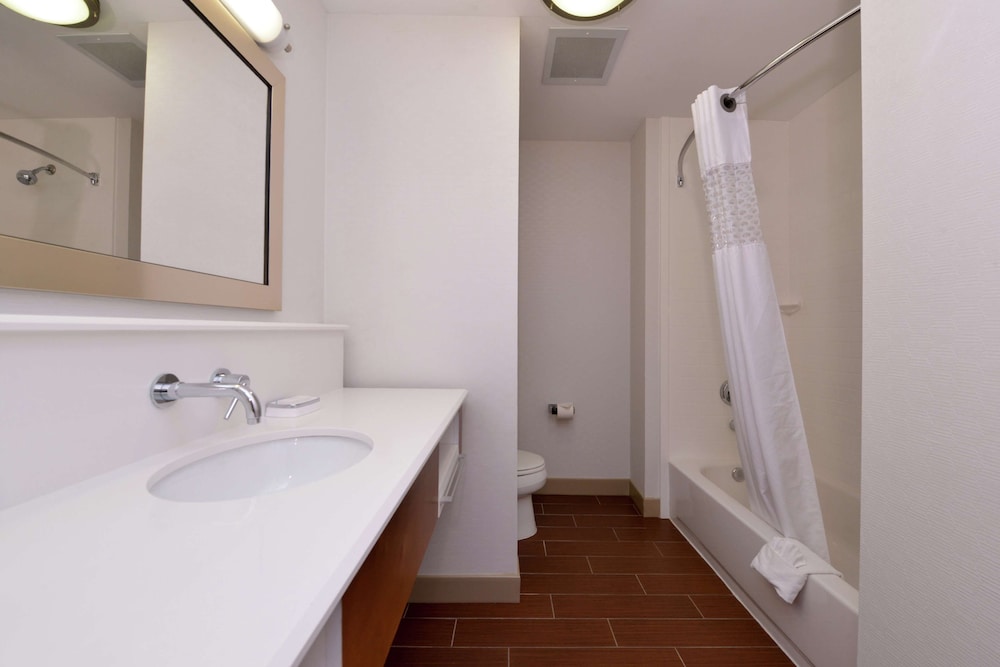 Hampton Inn & Suites by Hilton Lonoke - photo 31